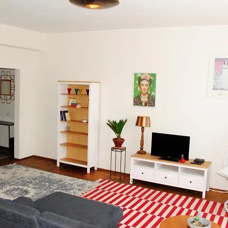 Opera Theater View, 3 Bedroom With Sauna In Old Town טאלין